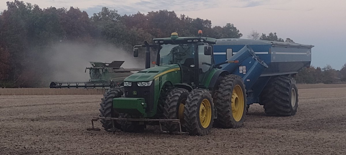 Today is National Agriculture Day! 🚜🌽

Without farming we wouldn’t have food, clothing, fuel, and almost every product we use daily. One farmer could feed nearly 76 people in the early 70s. Today, one farmer can feed more than 165 people! As we approach spring make sure to move