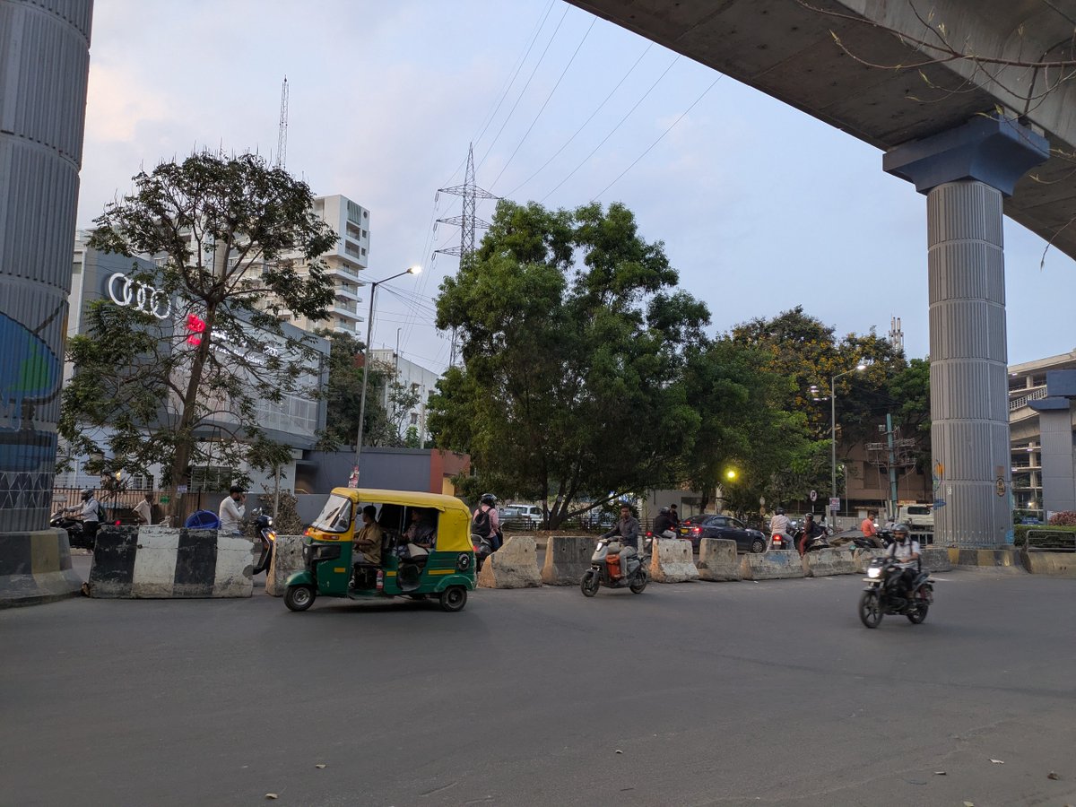 Anikets2909's tweet photo. Urgent: Critical U-turn on Hoodi Main Road (opp BlueDart/near Metro) has been blocked with stones. This forces 2km detour to ITPL Main Road which is already choked, causing massive gridlock.

Is this an authorized closure? It's making the traffic situation much worse. Please investigate and restore access.

@blrcitytraffic  @BlrCityPolice @BBMPCOMM @CPBlr #BangaloreTraffic #Hoodi #Whitefield