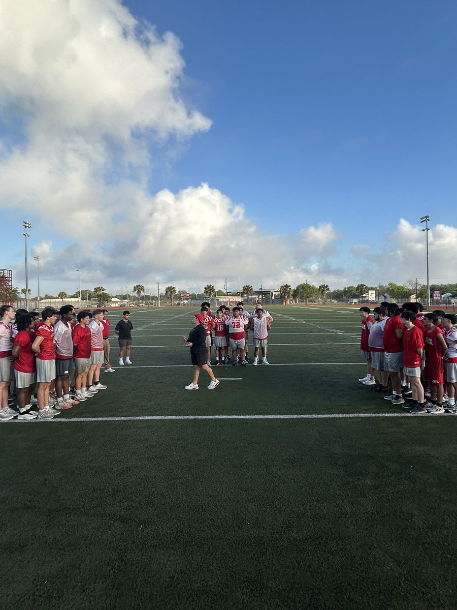RayTexanfb's tweet photo. Searching for “the perfect day”
#BOOTCAMP26
#TEXANTOUGH
@wbrayhs 
@BJHermanCOACH 

https://t.co/C0OVWmXU5W https://t.co/HJk6qtsP55
