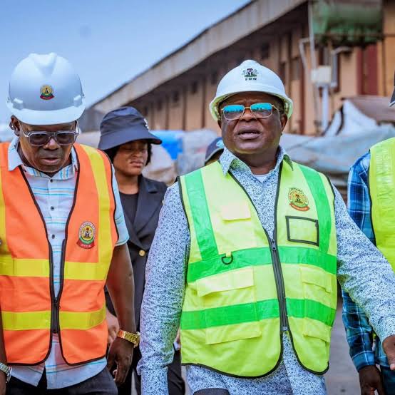 𝔼𝕟𝕟𝕪 tweet media