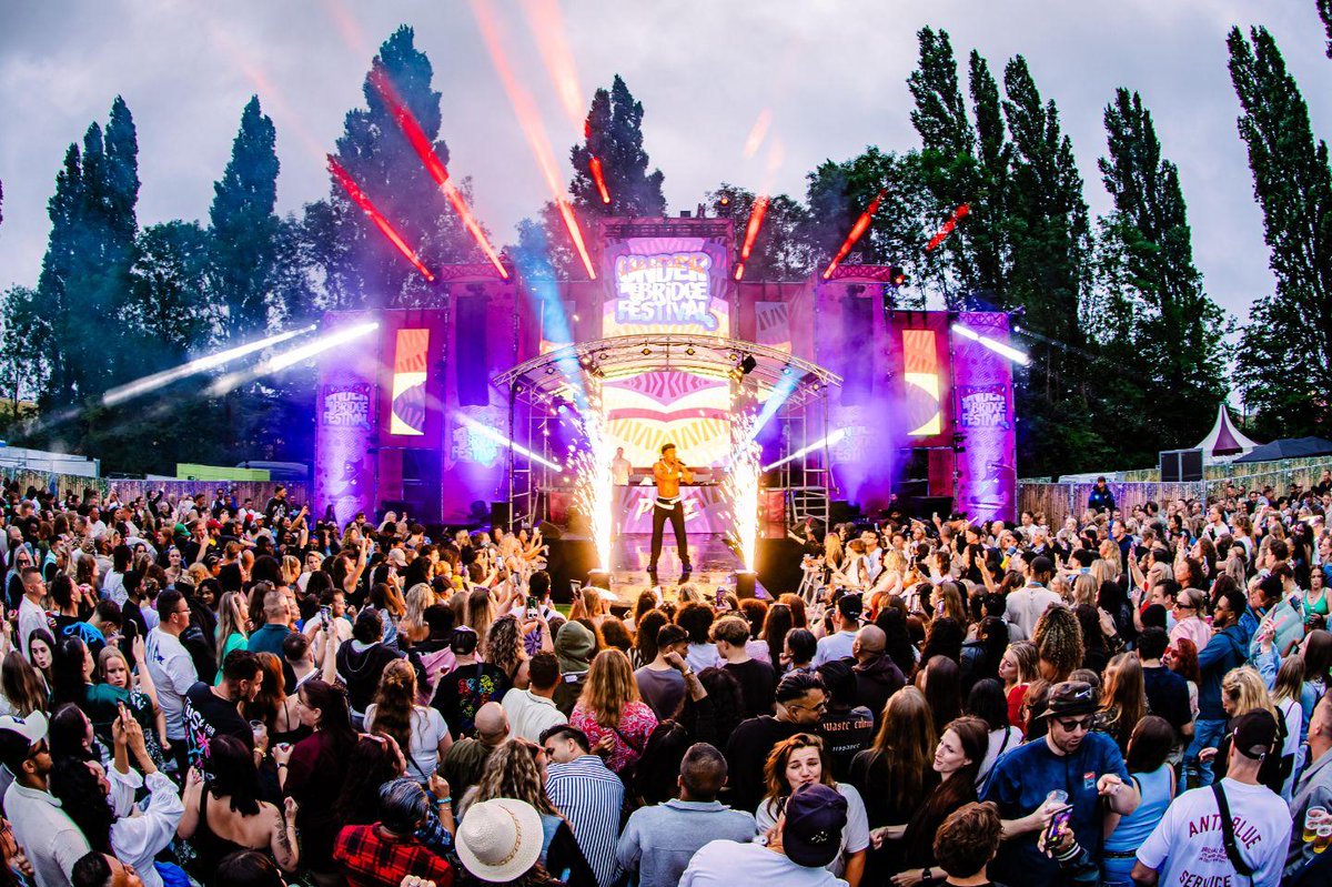 PROLIGHTS tweet media