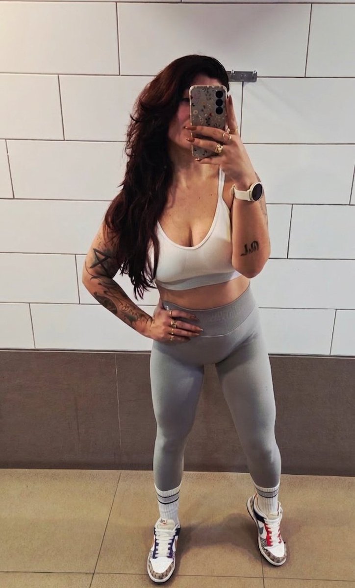 נצנצים tweet media