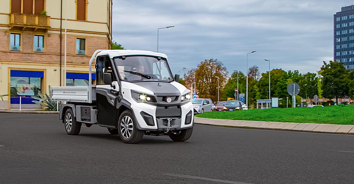 ETransporter's tweet photo. Professionelle Elektrofahrzeuge ATX 440M
➡️ https://t.co/oLY6bXcDXJ https://t.co/W7uLkYnO3R