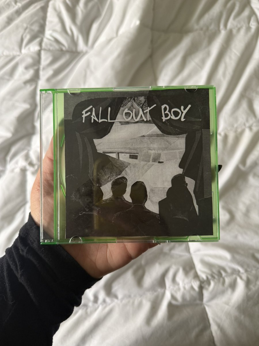 izzy ♡ aka 2008fobstan *✧･ﾟ:* tweet media