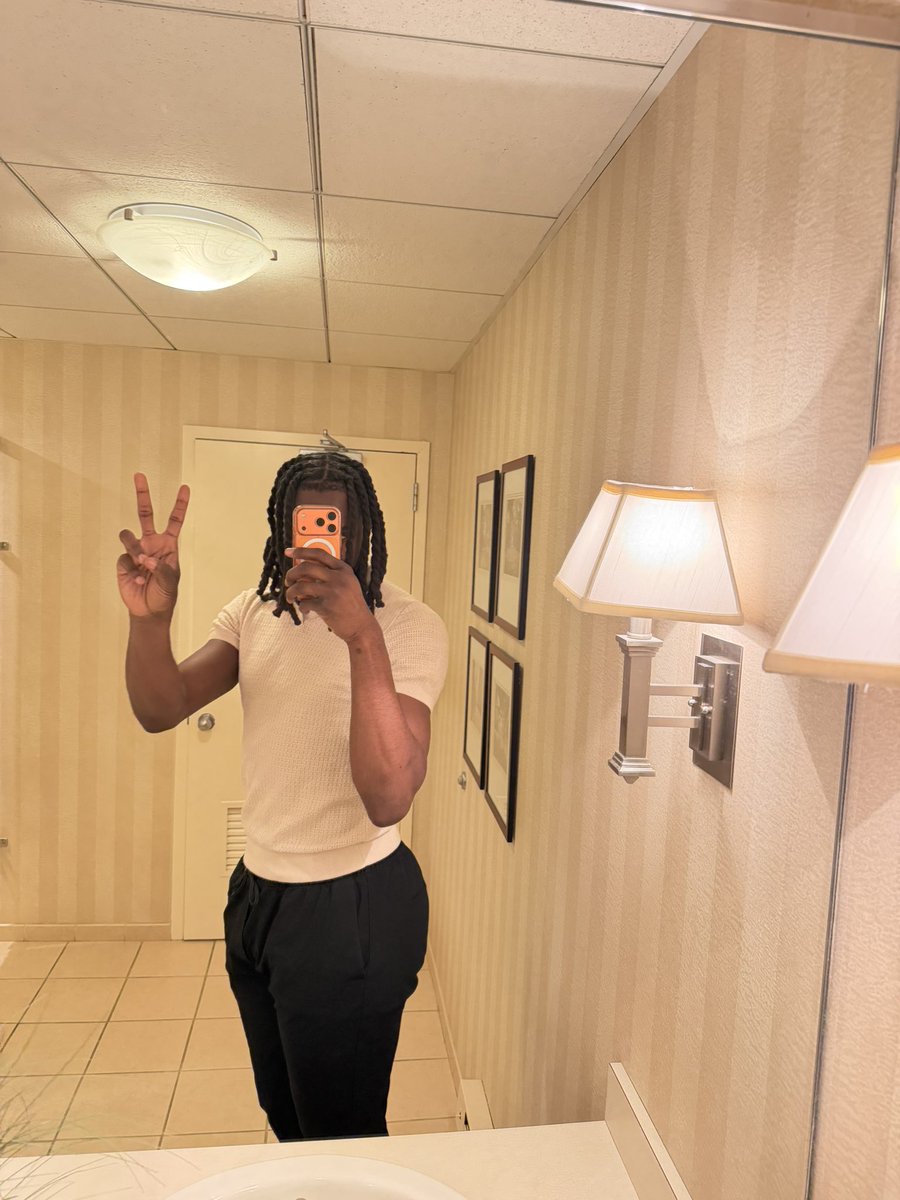 🙂‍↕️ tweet media