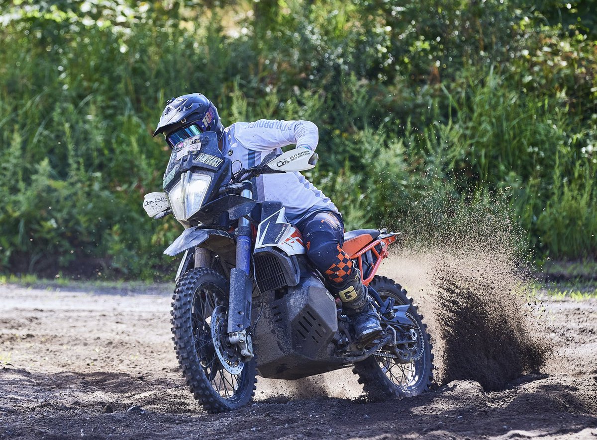 けんグロ・レッツェンビヒラー tweet media