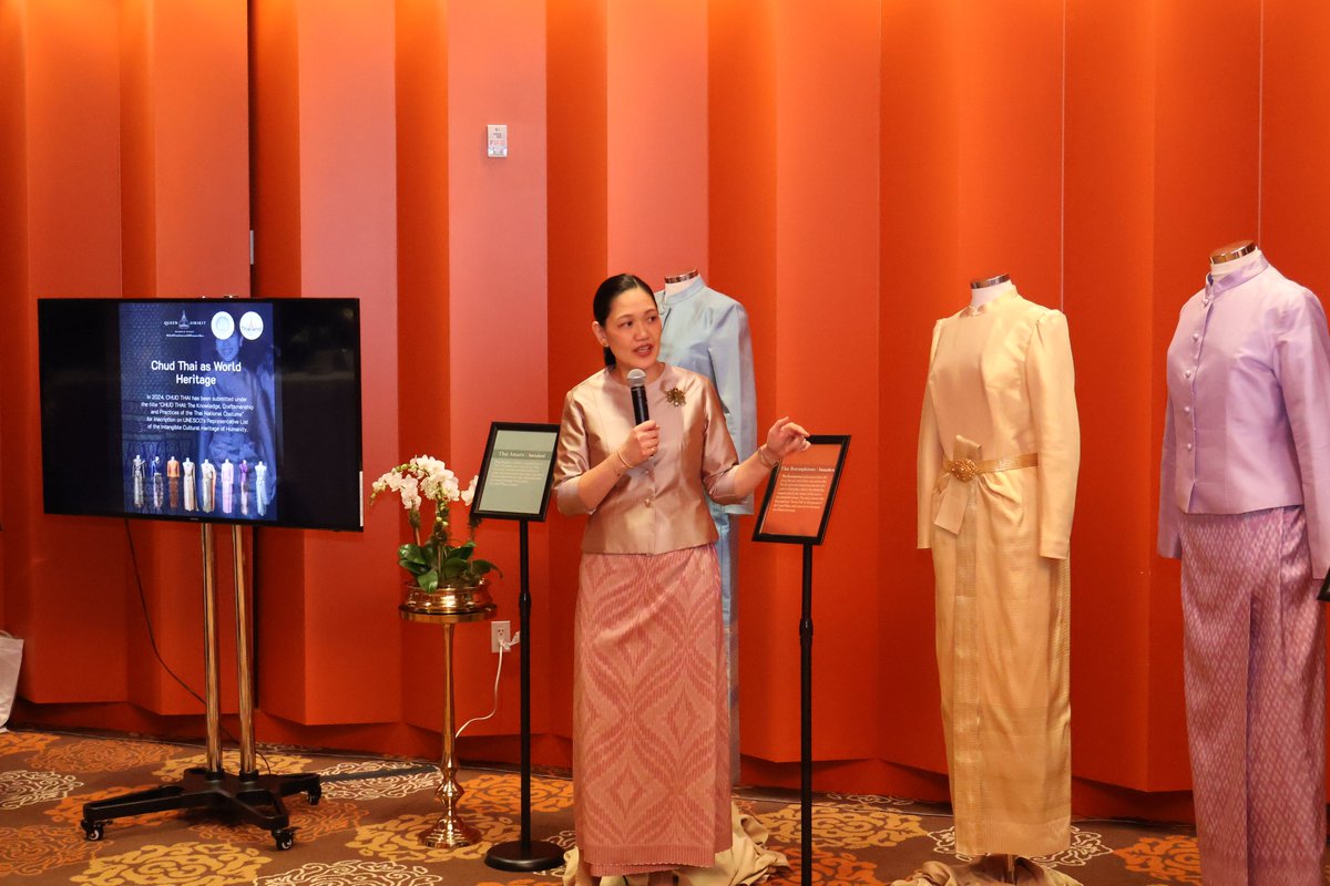 ThailandUN's tweet photo. The Art of Thai Fabrics showcased at the UNDSC Tea Party 🇹🇭🫖
The Mission of Thailand hosted the #UNDSC Tea Party in March 2026. The event celebrated the legacy of Her Majesty Queen Sirikit The Queen Mother through Thailand’s rich textile heritage that continues to empower communities and support local artisans.
The guests enjoyed an AI virtual fitting of Chud Thai, got their hands on block printing on Khom Fabrics, while relishing authentic Thai cuisine.🍲🥘
#ThailandAtUN #ThaiTextiles #CulturalDiplomacy #SDGs @MFAThai @InterorgMFAThai @CherdchaiC