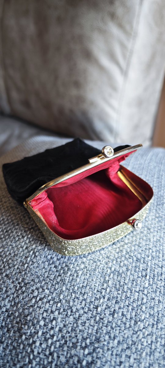 Хуяк, вы слушали Маяк! tweet media