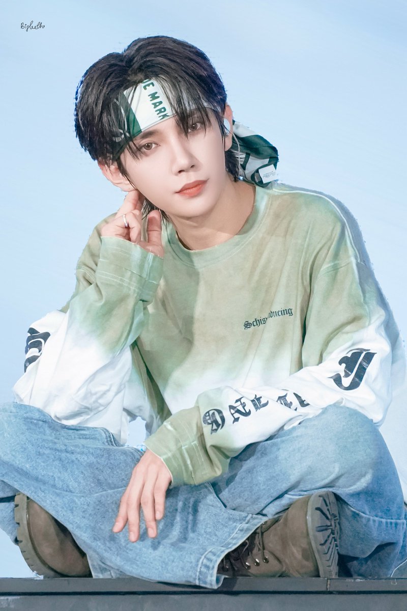 Bigteeth tweet media