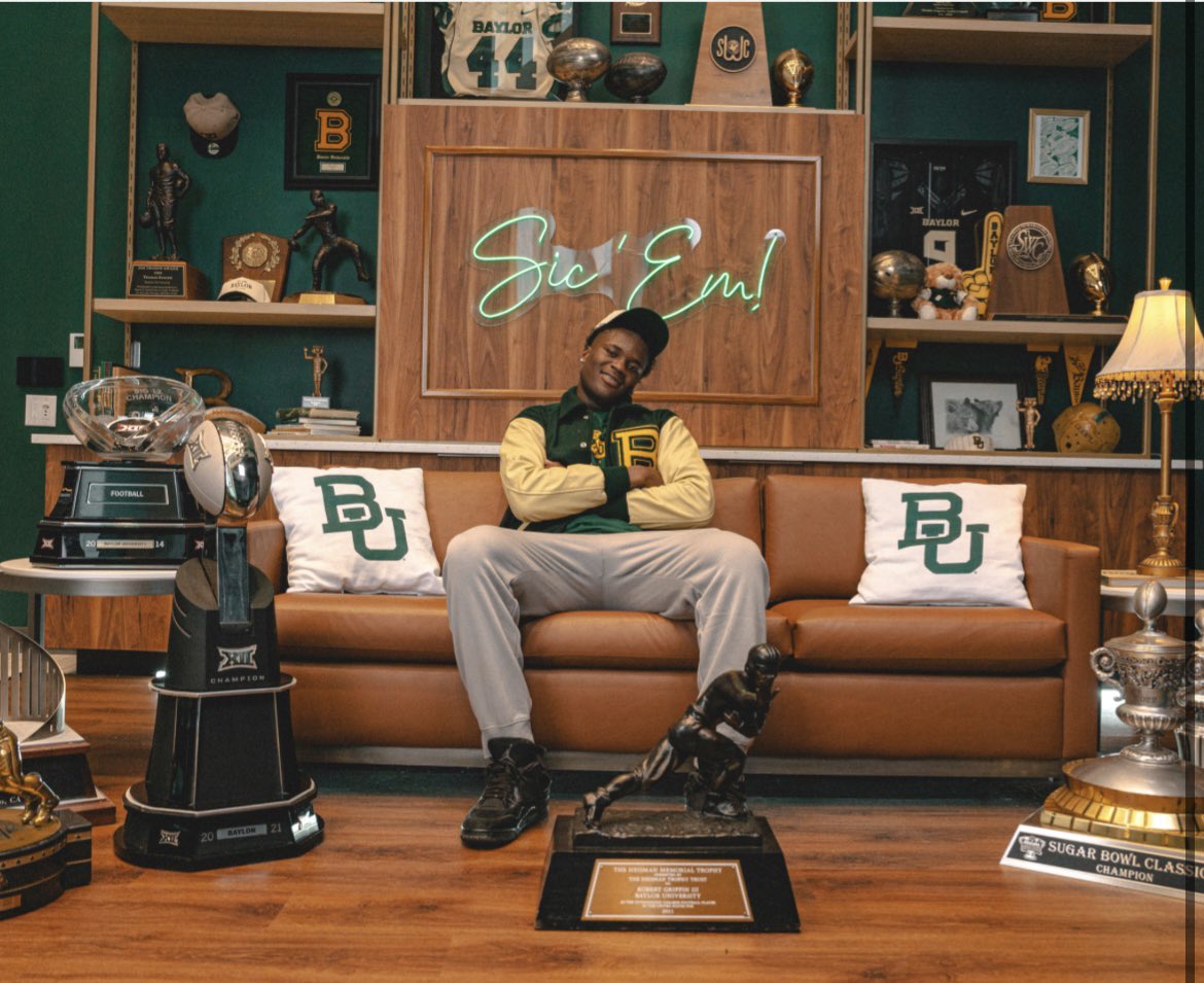 Tyrone Morgan tweet media