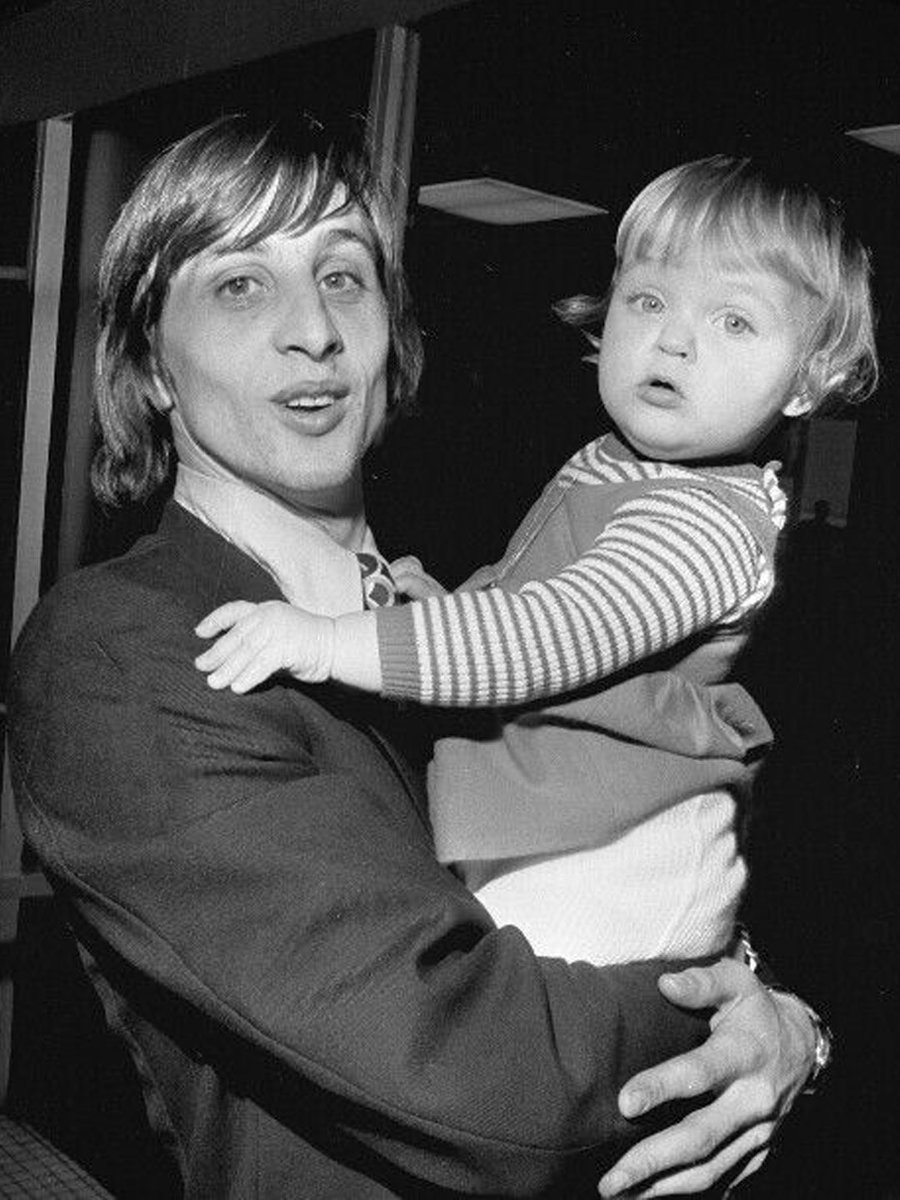 Johan Cruyff tweet media