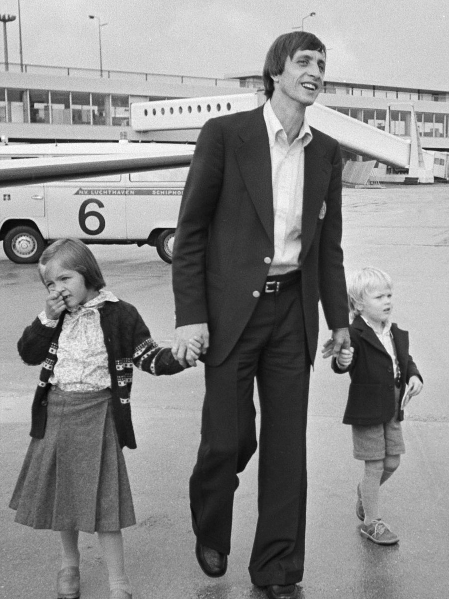 Johan Cruyff tweet media