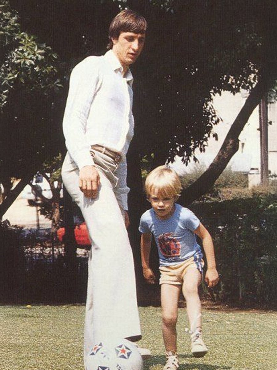 Johan Cruyff tweet media