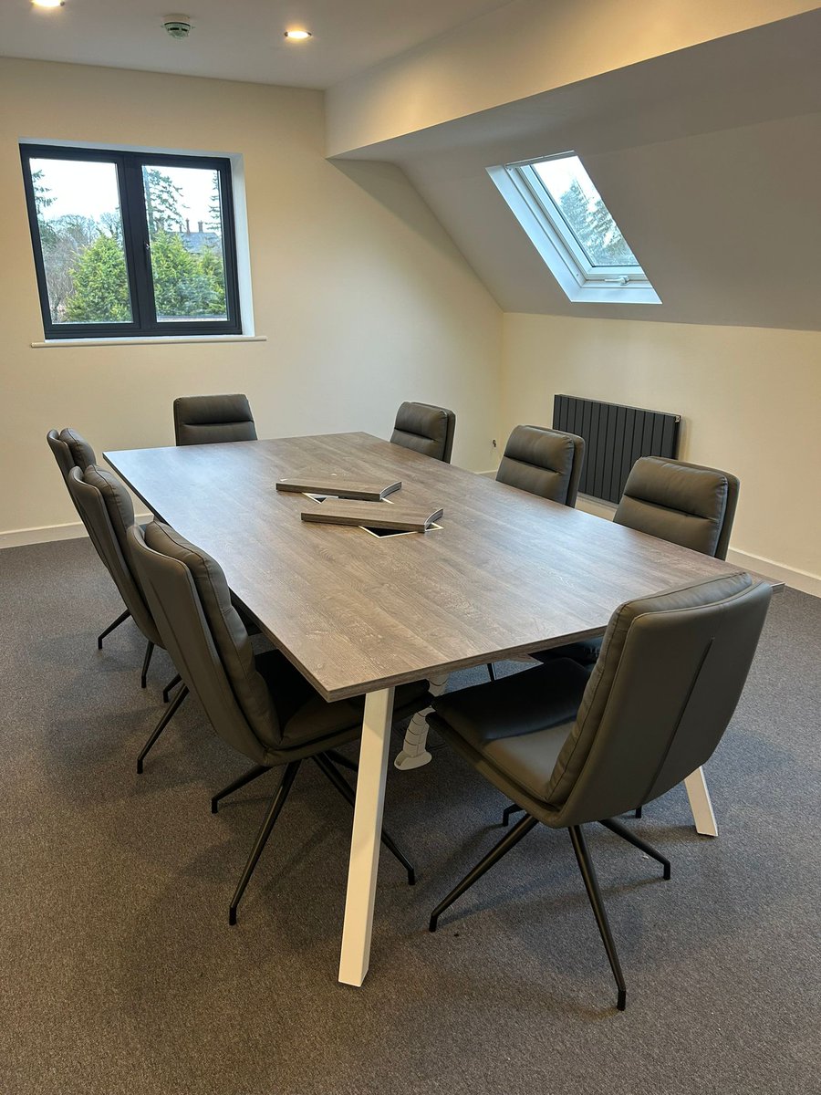 chrisbeon's tweet image. Furniture installed for the new @Wenlock_Spring offices in Wistanstow near #CravenArms.

Desking, #officeseating and the meeting room are now all set up ready for the #newworkspace to open.

#OfficeFurniture #ShropshireBusiness #wenlockwater