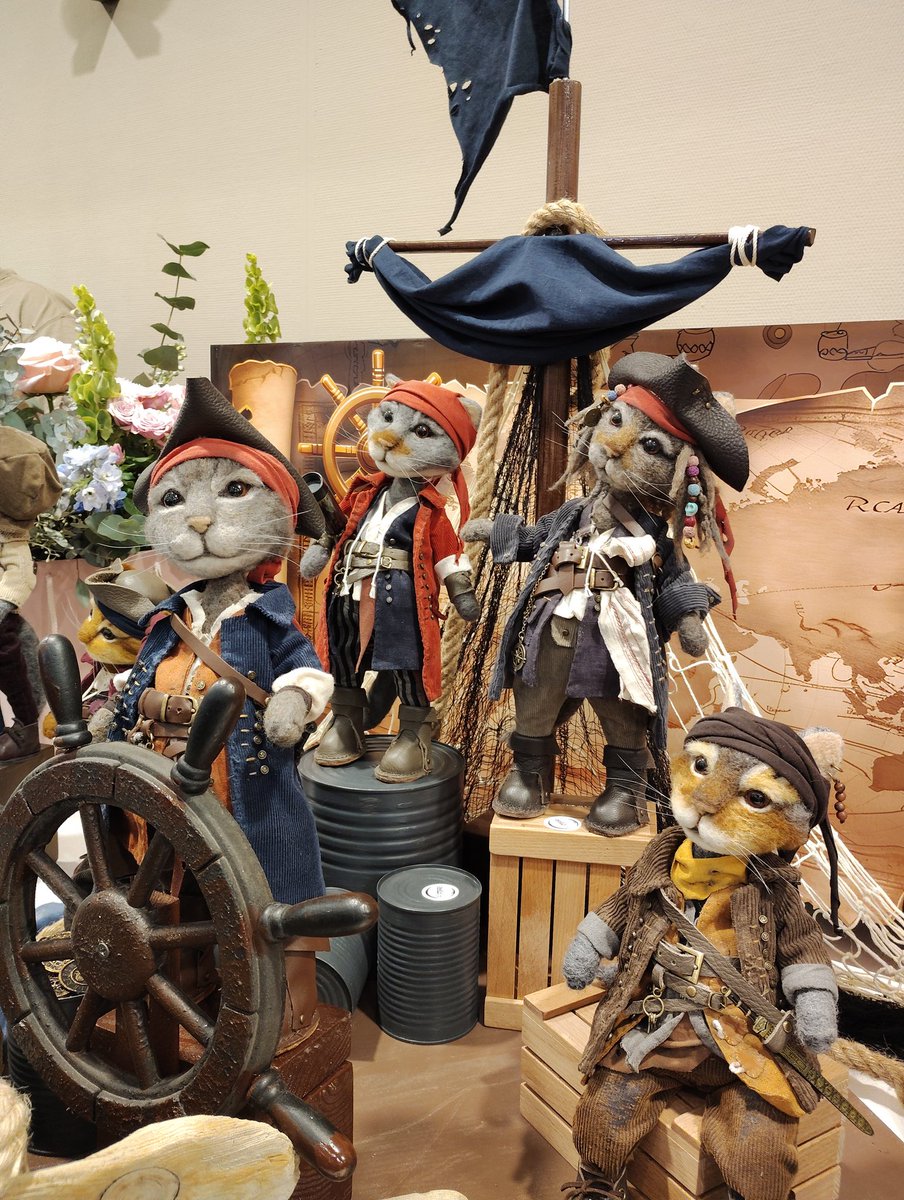 清水真理  作品集発売中。 tweet media