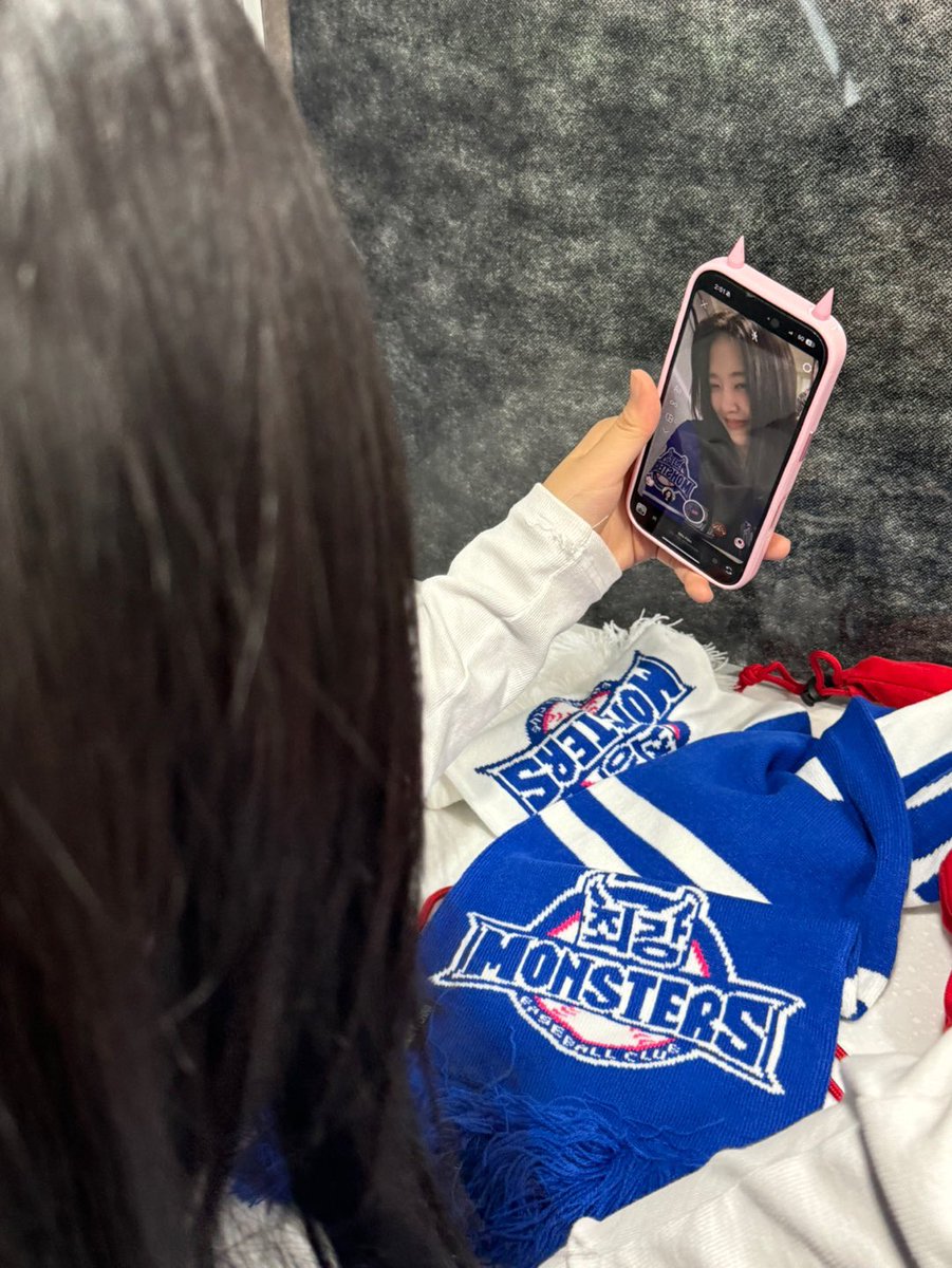 n년전 오늘의 안유진 tweet media