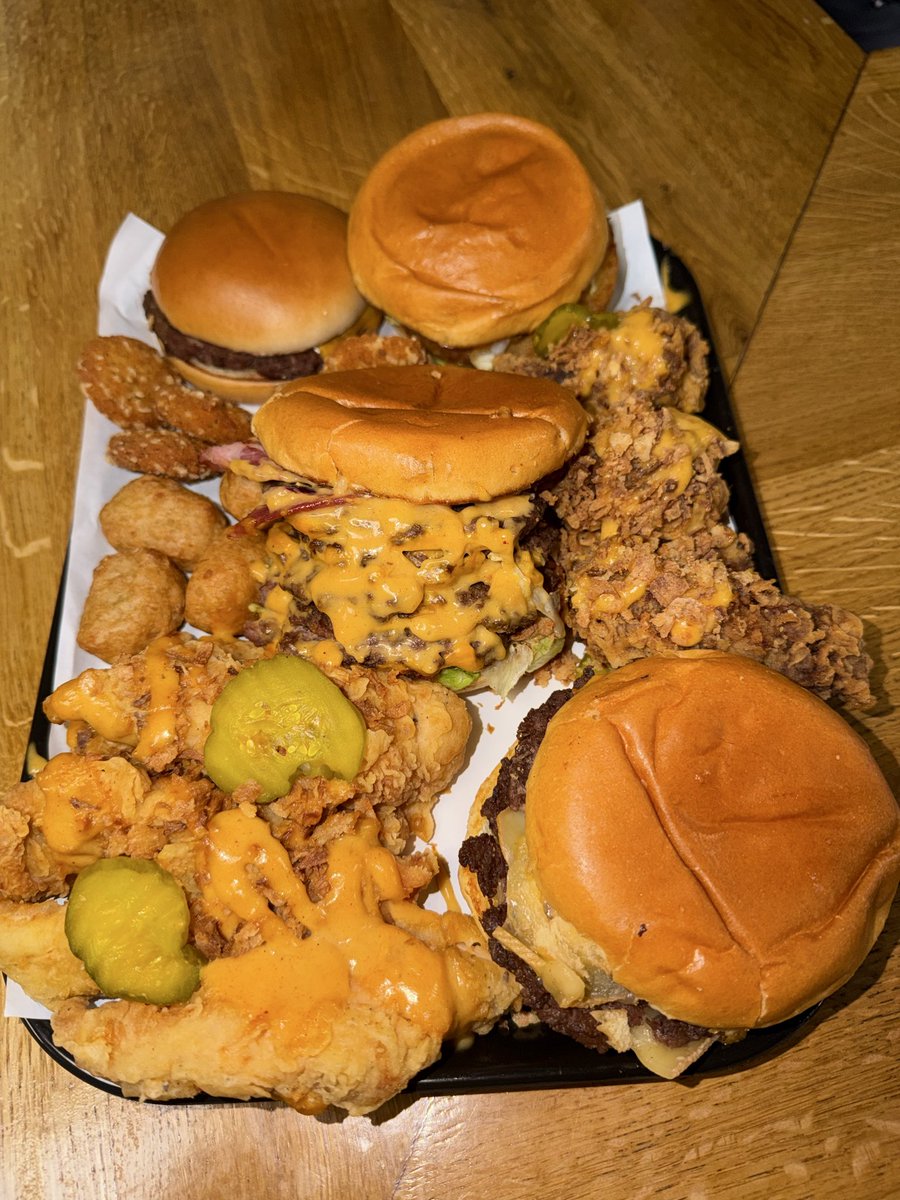 KF BURGER tweet media