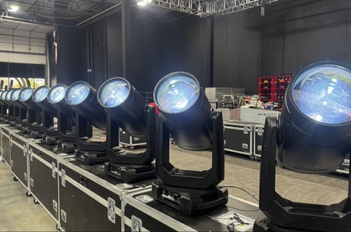 The Robe Way tweet media