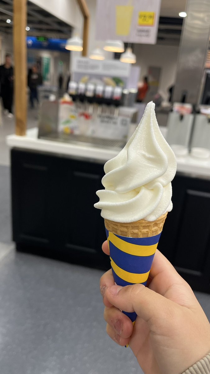 haooooooozh's tweet photo. 减脂期后最馋的就是冰淇淋🍦 https://t.co/zqa5sIH1eW