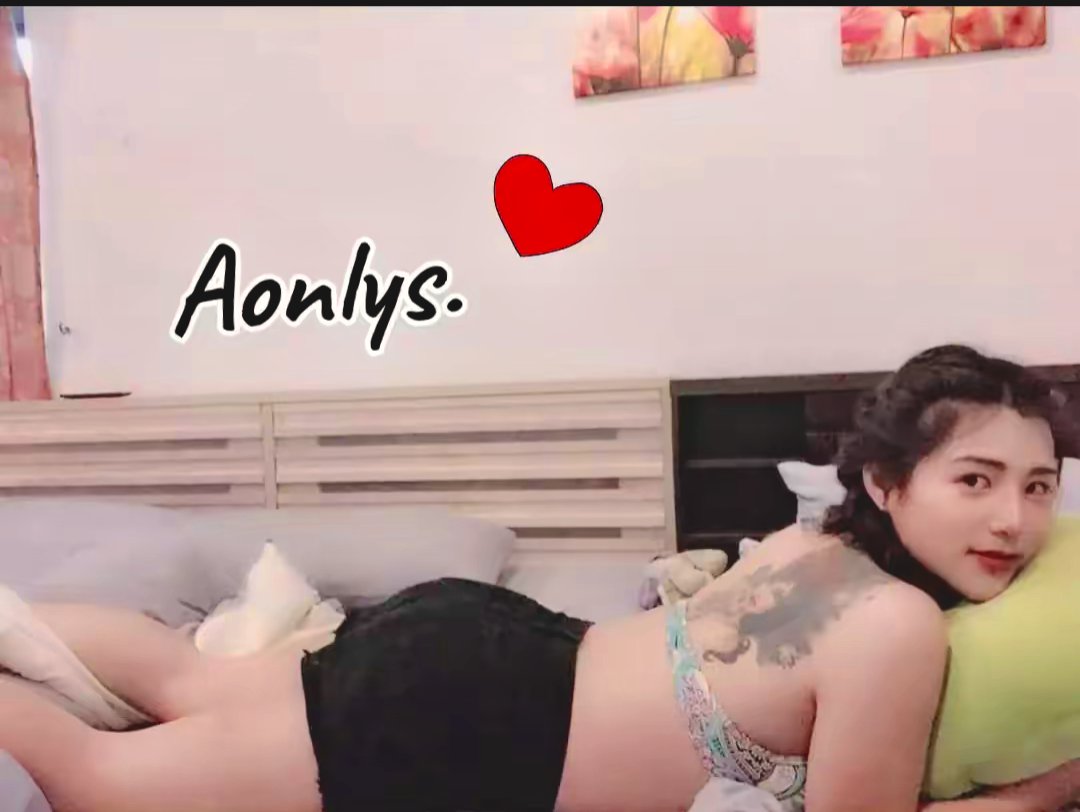 Thunyachanok tweet media