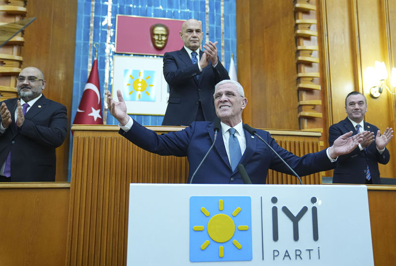 tvolaycom's tweet photo. Dervişoğlu’ndan Bahçeli’ye “Kırmızı Hat” Yanıtı: “Böyle Bir Hattın Var Olduğuna İnanıyorum”
https://t.co/HKxA3Yg5JU
#Tapular #ErhanAfyoncu #MuratKapki #İranTürkiyeye #AleynaKalaycıoğlu #hmgsbaraj50 #DefolAmerika #Ayşegül #TelAvive #GülbenErgen #PUzm #AkınGürleke @MDervisogluTR https://t.co/GWZj4g7bsG