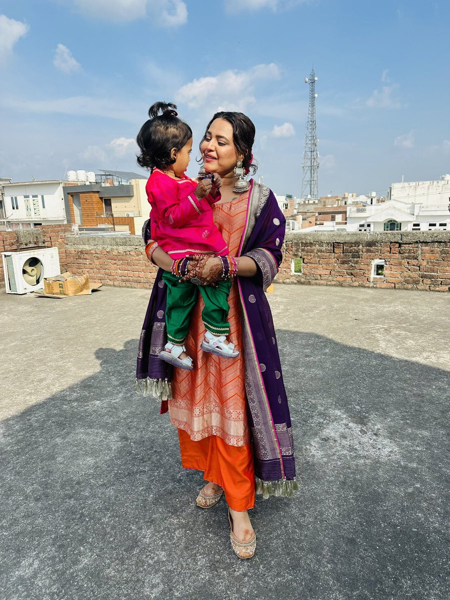 ReallySwara's tweet photo. I heard ‘unplastered walls’ of our home generated much speculation &amp; debate (lol! Free internet &amp; beeozgaari ka nateeja).. So sharing a couple more angles &amp; close ups of bricks for my indefatigable trolls (read obsessed minions) to enjoy further discussion. Spoil yourselves! 💜 https://t.co/gEJH4PWBit