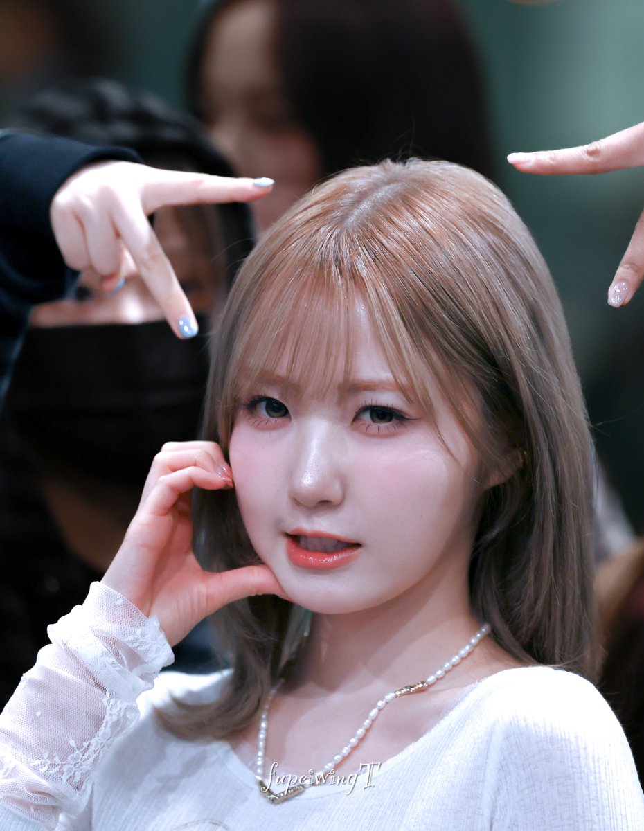 fupeiwingT tweet media