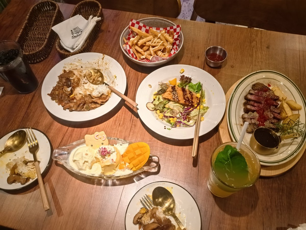 VanGaleer's tweet photo. 豪赤 https://t.co/cwmG645TxQ
