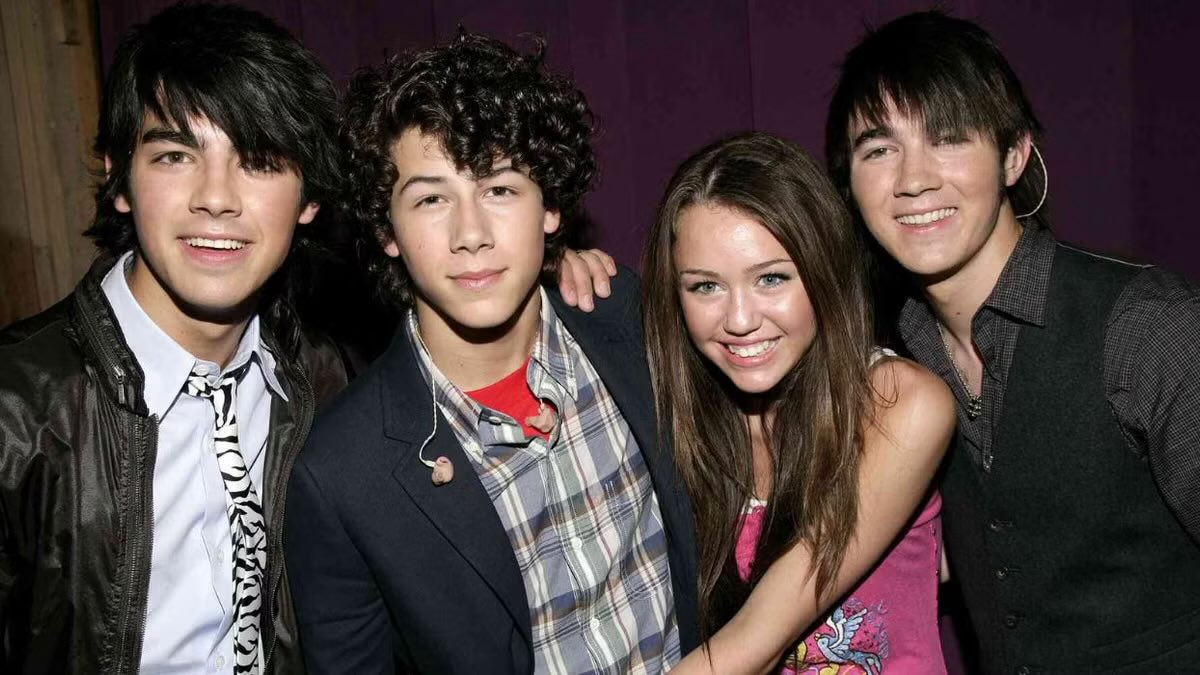 Pop Crave tweet media