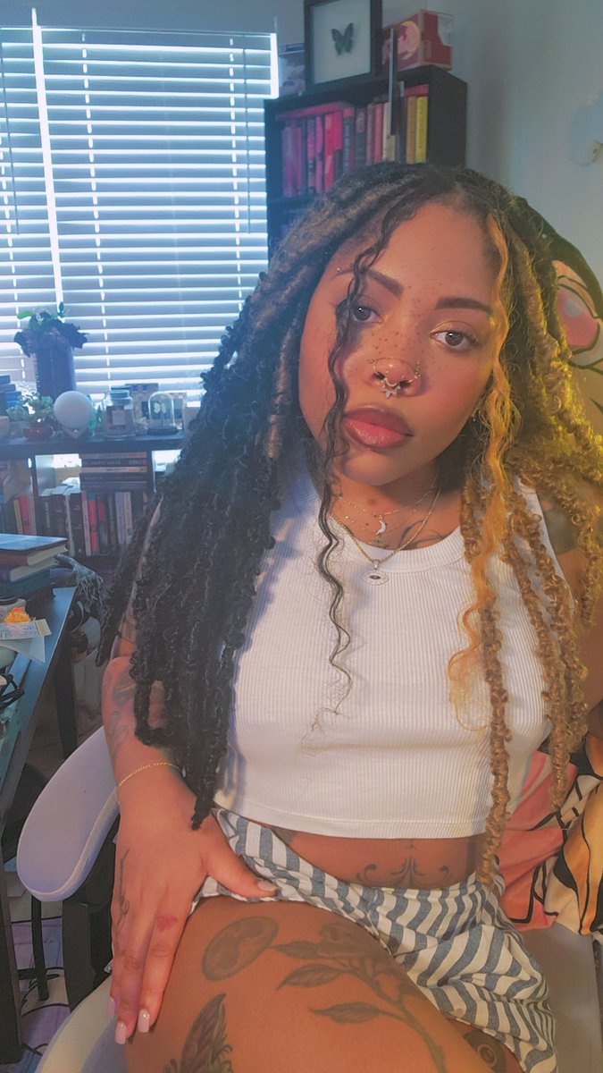 curveqween tweet media