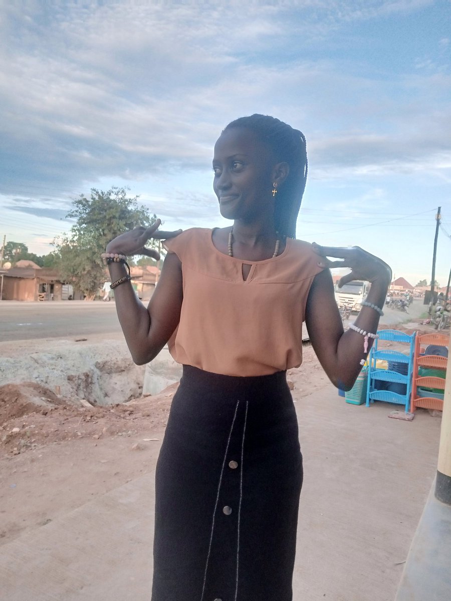 🦋 Thrëzãh 🦋 tweet media