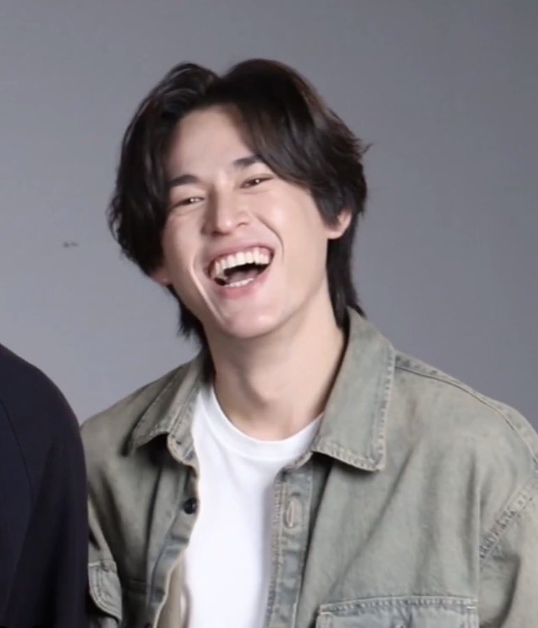 บีกวิ้น #OnlyFriendsDeamOn tweet media