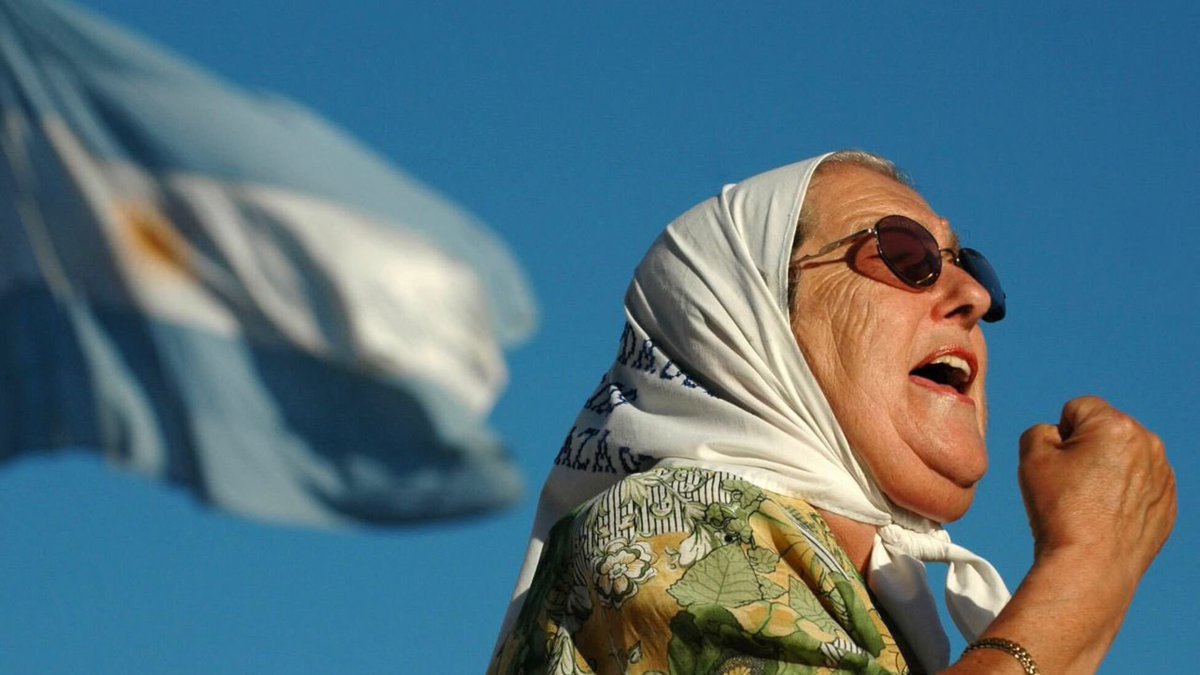 Rochipereira7's tweet photo. @rrschmocker54 Bendiciendo día Rosita!!
#NuncaMas 
#HebeEterna ❤🇦🇷✌
Memoria Verdad y Justicia!! https://t.co/YNynvLREsz