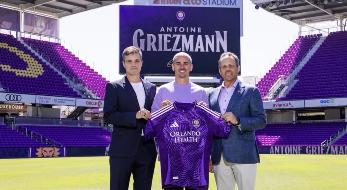 Football news tweet media