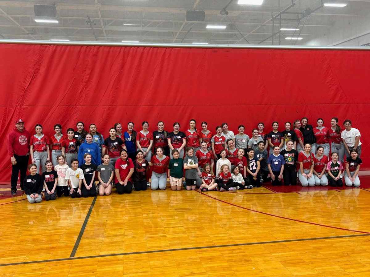 AGanzberger14's tweet photo. Last Sunday I had the chance to help coach at our GYRA clinic! I loved spending the day teaching over 40 young ladies the game that I’ve learned to love. I can’t wait to do it again next year!❤️🤍🩶

#bealittlegirlsdream 
#highschoolsoftball https://t.co/T4eP27GAEk