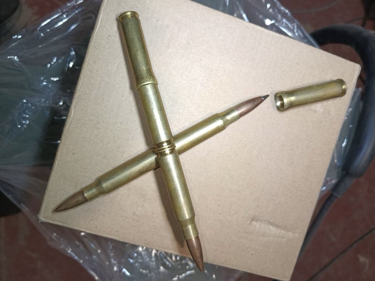 начальниця tweet media