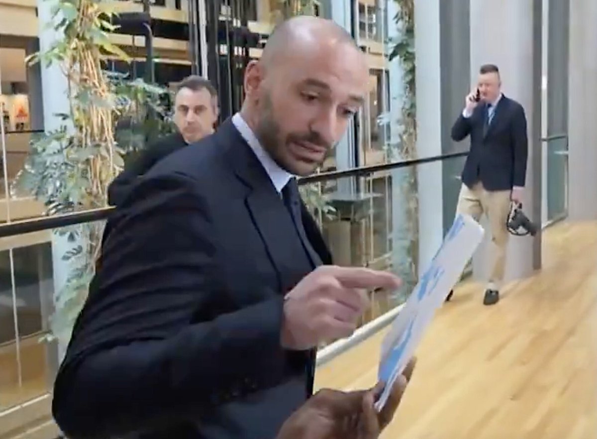 ‼️👉EU-Politiker blamieren sich komplett: Minister findet Iran nicht auf Karte💥

👉Bulgarien? Türkei? Afghanistan? So absurd verorten EU-Politiker den Iran. Diese Leute entscheiden über Krieg – und kennen nicht einmal die Weltkarte. Schock-Test im EU-Parlament: Jeder Dritte