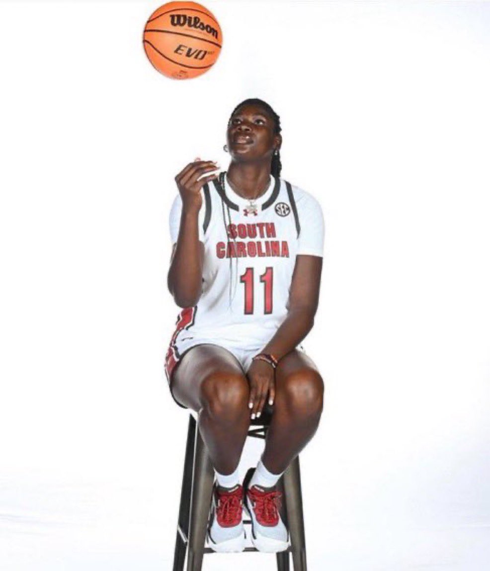 E J 🏀 tweet media