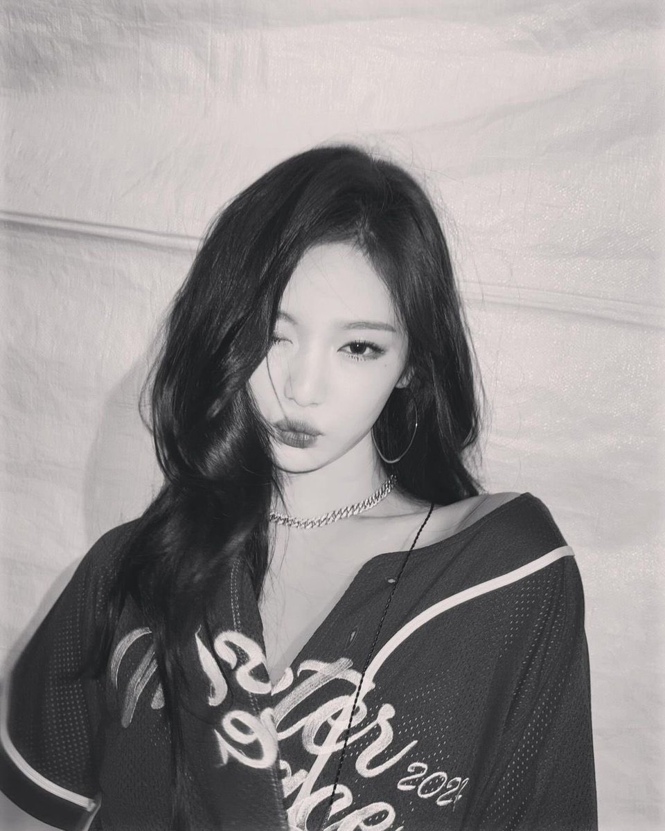 shakira. tweet media