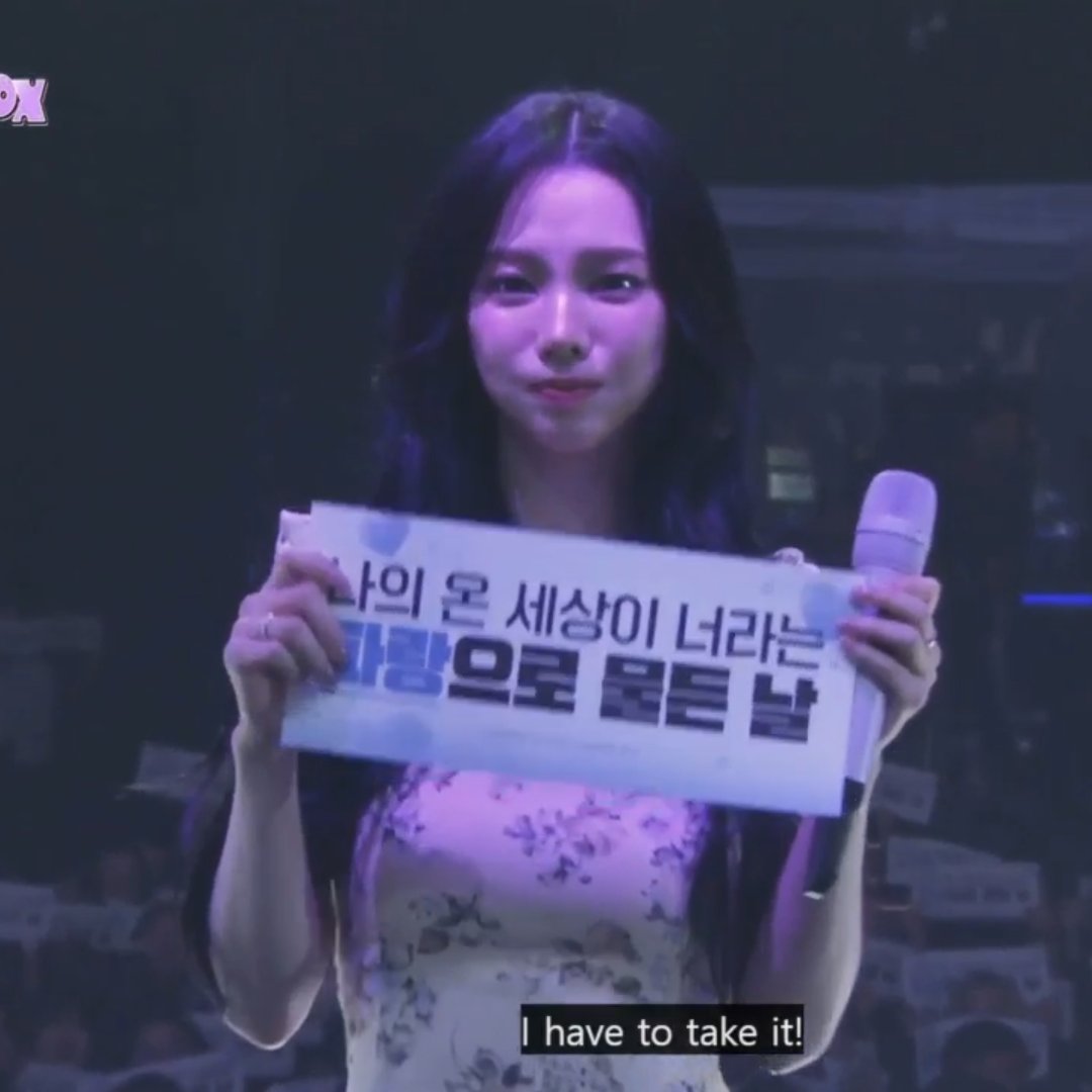 1112_fangirl's tweet image. Lanjut ke sesi foto... Pas foto sendiri malu ceunahhh🤭
Cantik paripurna tetep aja lawak tuh ekspresinya🤣😭💙 uri lewser jamet... Makasi meme baru buat stiker wa nya😘
#유지민은봐라
#KARINA_BDAY_PARTY