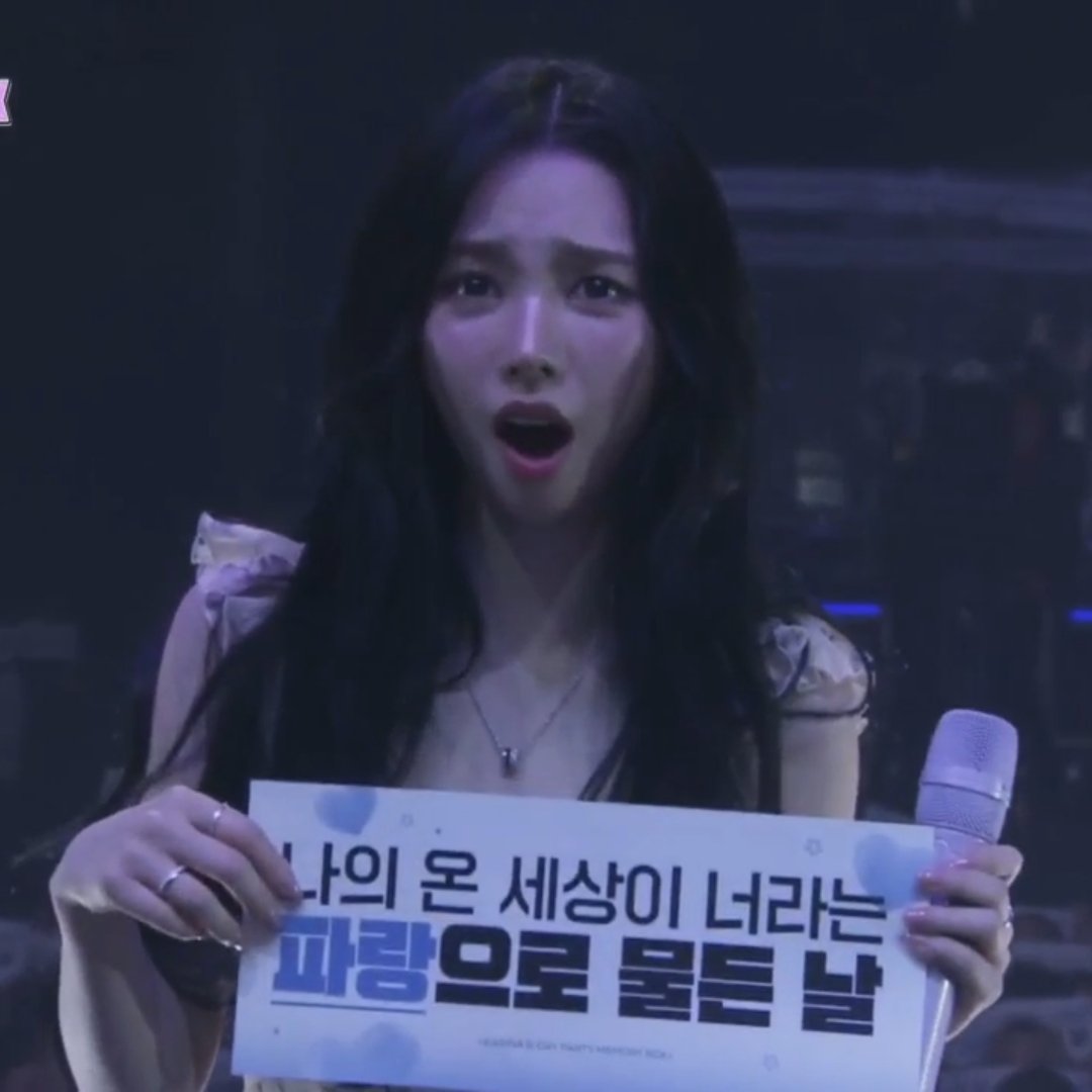 1112_fangirl's tweet image. Lanjut ke sesi foto... Pas foto sendiri malu ceunahhh🤭
Cantik paripurna tetep aja lawak tuh ekspresinya🤣😭💙 uri lewser jamet... Makasi meme baru buat stiker wa nya😘
#유지민은봐라
#KARINA_BDAY_PARTY