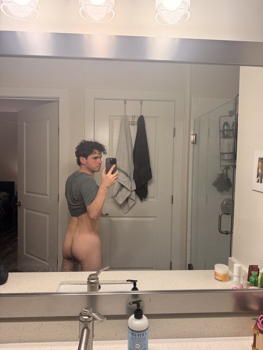 Another Slut London 04/17-22 tweet media