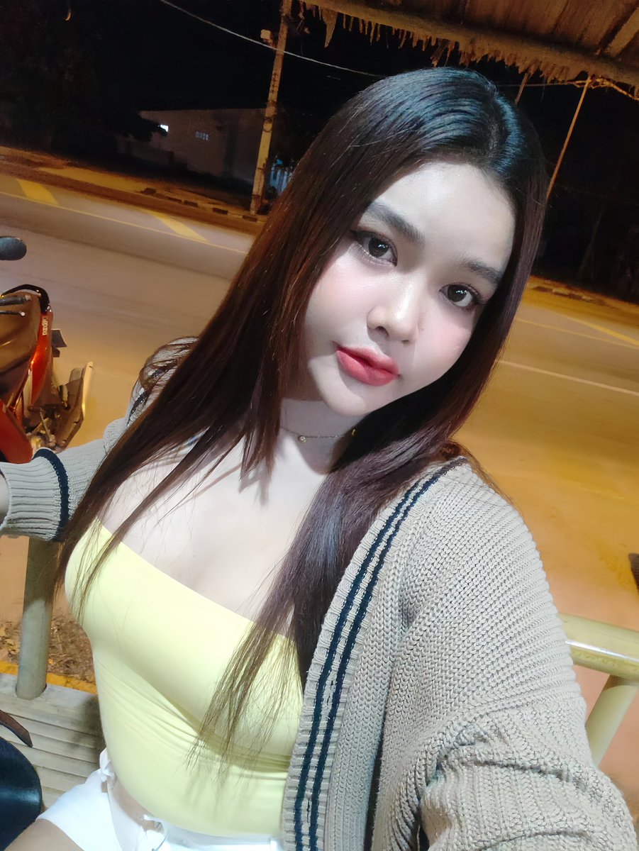 สาวสองรับงานชุมพร tweet media