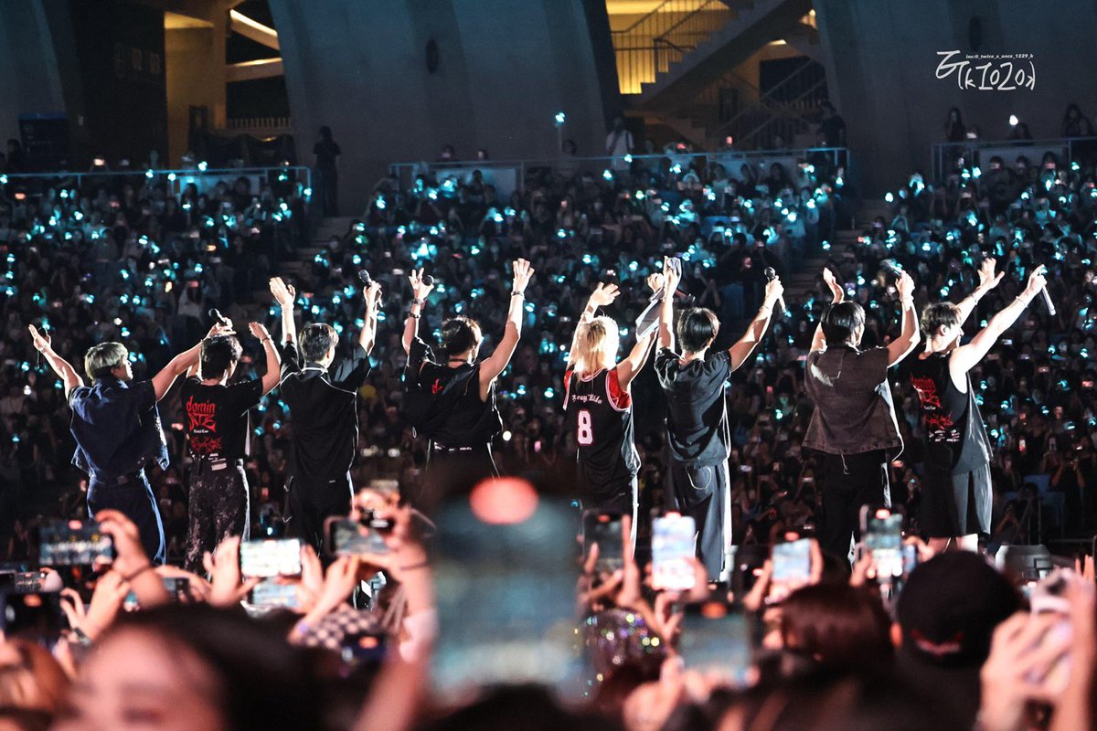 STRAY KIDS CHARTS tweet media