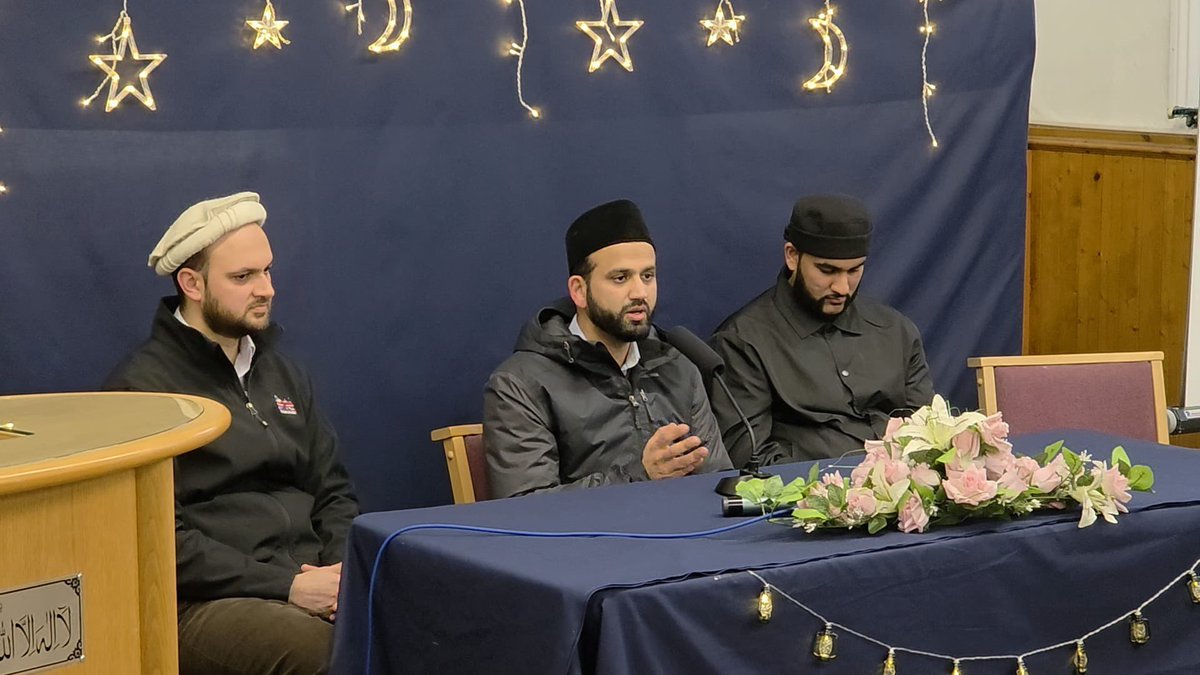 karim_sabahat's tweet image. *Iftar with Sadar Majlis MKA UK*

📅 Date: Sunday, 1st March
📍 Location: Huddersfield

The Yorkshire region hosted a special Iftar for Khuddam brothers.

By the grace of Allah, Sadr Majlis Khuddamul Ahmadiyya joined us for this blessed gathering.

#brotherhood #Ramadan #iftar