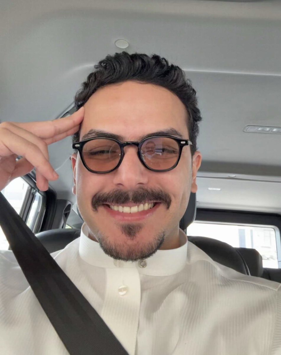 مثل الغيث لا مرّ له دار أنعشه💙💙..

#سلطان_بن_نايف