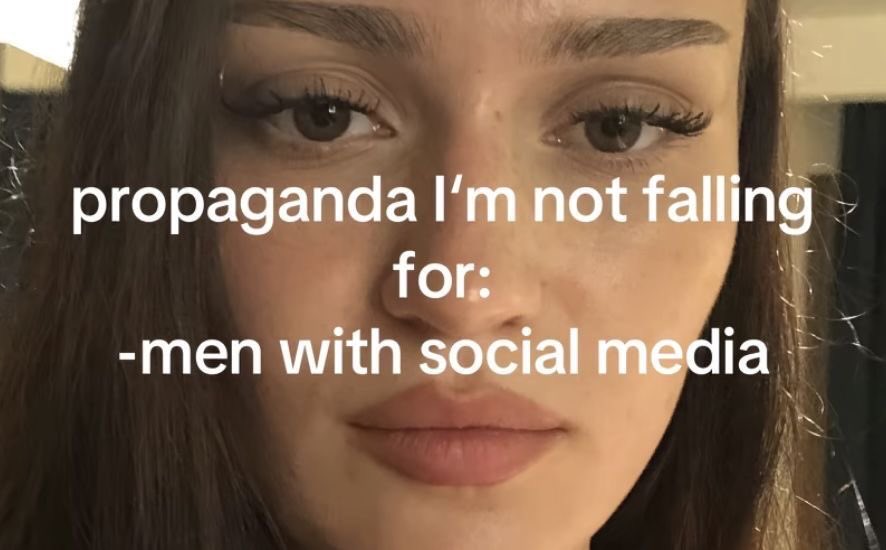 𝝑𝝔 tweet media
