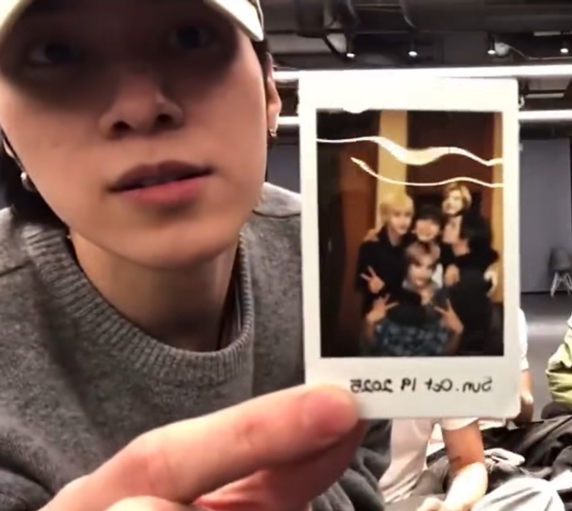 드리드리 tweet media