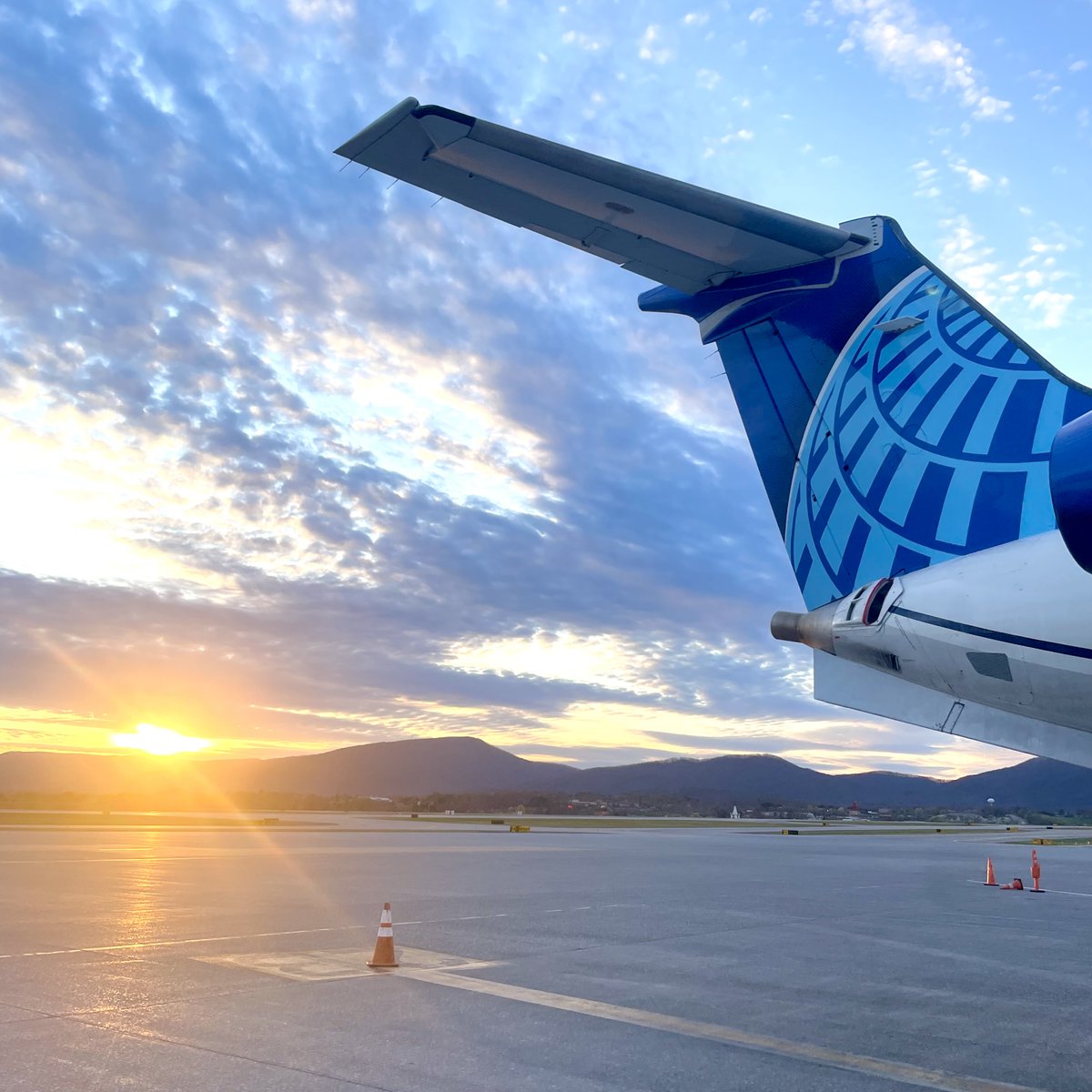 CommuteAir tweet media