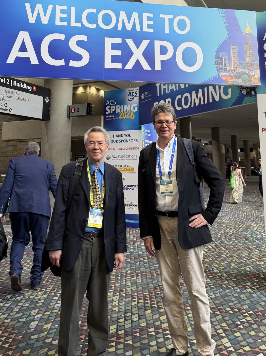 muller_group's tweet image. Meeting the #ACS #Applied #Materials &amp;amp; #Interfaces #journal (@ACS_AMI) former editor Stanislaus S. Wong, Department of #Chemistry Chair, State University of New York at Stony Brook / #Brookhaven National Laboratory at #ACSSpring2026 in #Atlanta - great to see you in person again